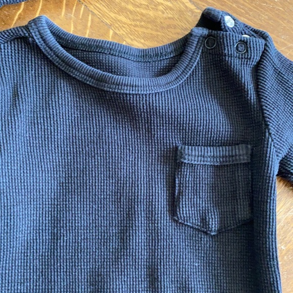 Planet Cotton thermal onesie with matching hat - Picture 4 of 7